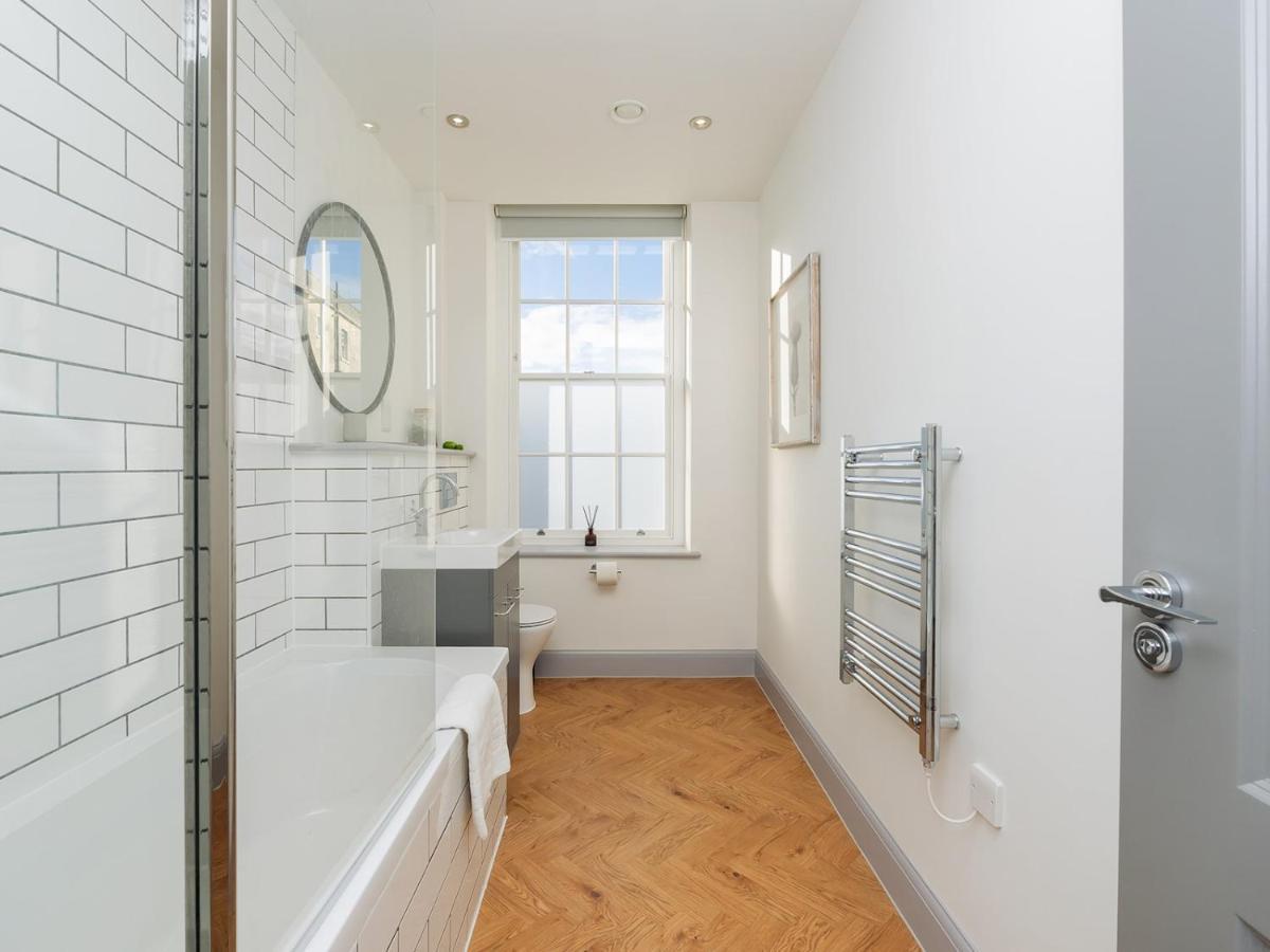 Pass The Keys Stunning 2 Bed Retreat In The Heart Of Bath Apartment Exterior photo